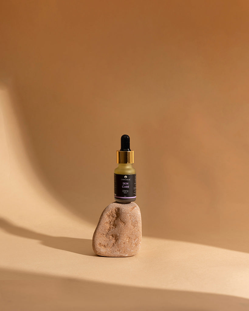 CannaBliss  SKIN CARE (with 0.5% Cannabis Leaf Extract + Argan & Rosehip - Oil + Hemp Seed Oil) 10ml